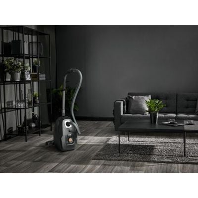 Aspirator cu sac Rowenta Green Force Effitech Total Clean RO6189EA, 400W, 3 niveluri de filtrare, lungime cablu 8.4m, recipient praf 4.5L, perie EasyBrush, indicator umplere sac, Negru