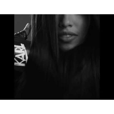 Peria rotativă cu aer cald Rowenta&nbsp;Karl Lagerfeld Pro Stylist CF961LF0, 750W, tehnologie Pro Dual Motion, generator de ioni, &icirc;nveliş exclusiv Keratin & Glow, cablu 1.8m, negru&rosu