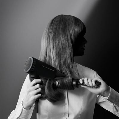 Uscator de par ROWENTA x Karl Lagerfeld Express Style CV184LF0, 1600 W, 2 trepte de temperatura, invelis Keratin & Glow, concentrator, negru