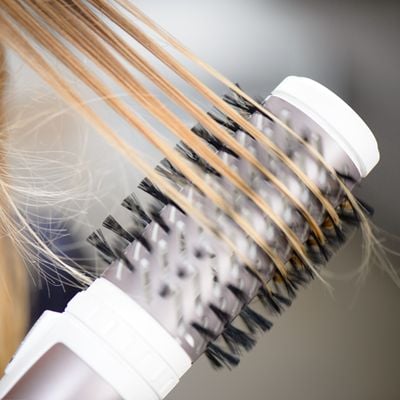 Perie rotativă Rowenta Brush Activ' Premium Care CF9540, 1000W, 2 trepte, 2 viteze, ionizare, 2 perii, Cashmere Keratin,  &icirc;nveliş ceramic, roz