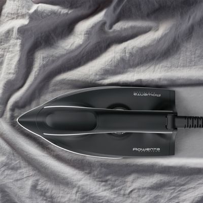 Pachet PROMO Statie de calcat Rowenta Easy Steam VR5121F0 & Aparat pentru indepartarea scamelor Rowenta Easy Care JA8001E0