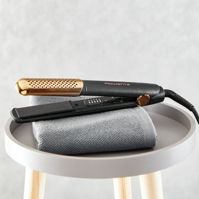 Placă de păr Rowenta Ultimate Experience Inimitable SF8230F0, &icirc;nveliș Ultra Glide, afișaj LED, plăci flotante 3D, tehnologie Thermo control, 5 trepte de temperatură, pieptene, suport termoceramic, negru&maro