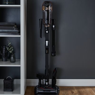Suport de podea pentru andocare si incarcare Rowenta ZR905002 cu orificii pentru accesorii, compatibil cu gama de aspiratoare X-Force Flex 11.60, seriile RH98XX, negru
