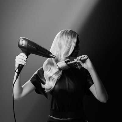 Uscător de păr Rowenta x Karl Lagerfeld Studio Dry CV581LF0, 2100W, Tehnologie Effiwatts, 6 trepte de viteza si temperatura, Tehnologie Thermo Control, Negru