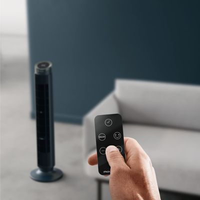 Ventilator turn Rowenta Eole Silence Force VU7050F0, 12 trepte de viteza, motor Effitech&reg;, ecran LED, difuzor de arome incorporat, oprire automata, timer 8 ore, functie de noapte, telecomanda inclusa, negru