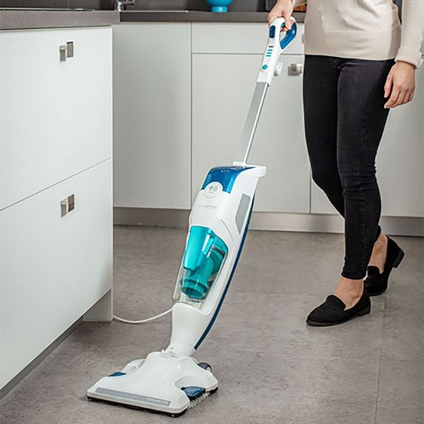 Aspirator cu abur Rowenta Clean & Steam Revolution RY7757WH, 1500W, autonomie abur până la 30 min, recipient praf 0.3L, recipient apă 0.47L, difuzor uleiuri esențiale, alb/albastru