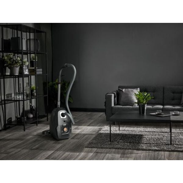 Aspirator cu sac Rowenta Green Force Effitech Total Clean RO6189EA, 400W, 3 niveluri de filtrare, lungime cablu 8.4m, recipient praf 4.5L, perie EasyBrush, indicator umplere sac, Negru