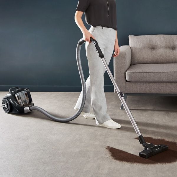 Aspirator fara sac Compact Power XXL RO4B25EA, 900 W, recipient pentru praf 2.5 L, 3 niveluri de filtrare, negru